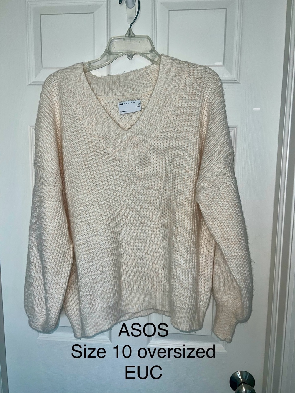 ASOS DESIGN Cream Oversized V Neck Chunky Knit Sweater Size 10